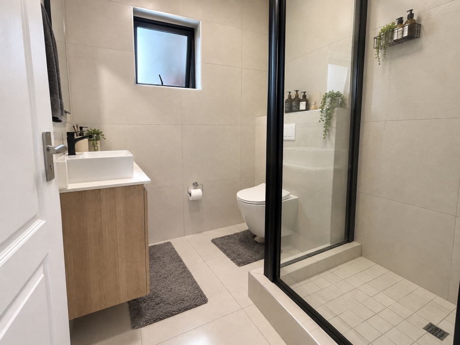 To Let 3 Bedroom Property for Rent in Sandown Western Cape